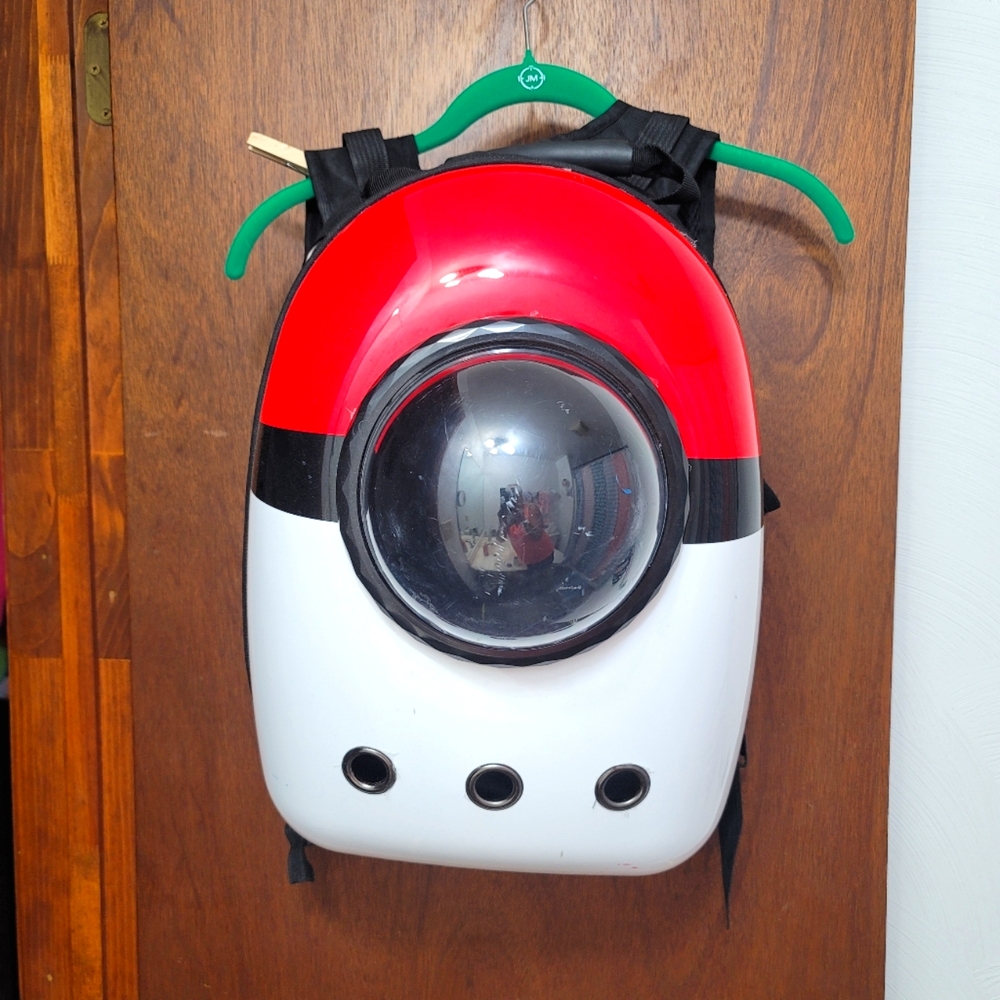 Pokemon Pet Carrier Backpack. (132)